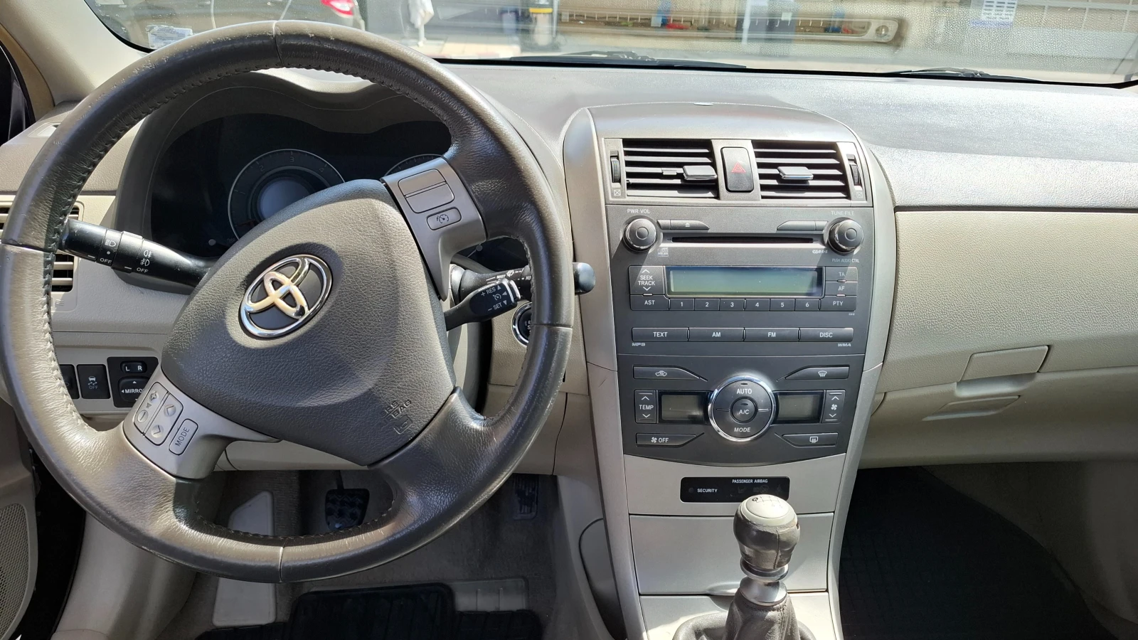 Toyota Corolla 2.0 D-4D, снимка 10 - Автомобили и джипове - 54629421