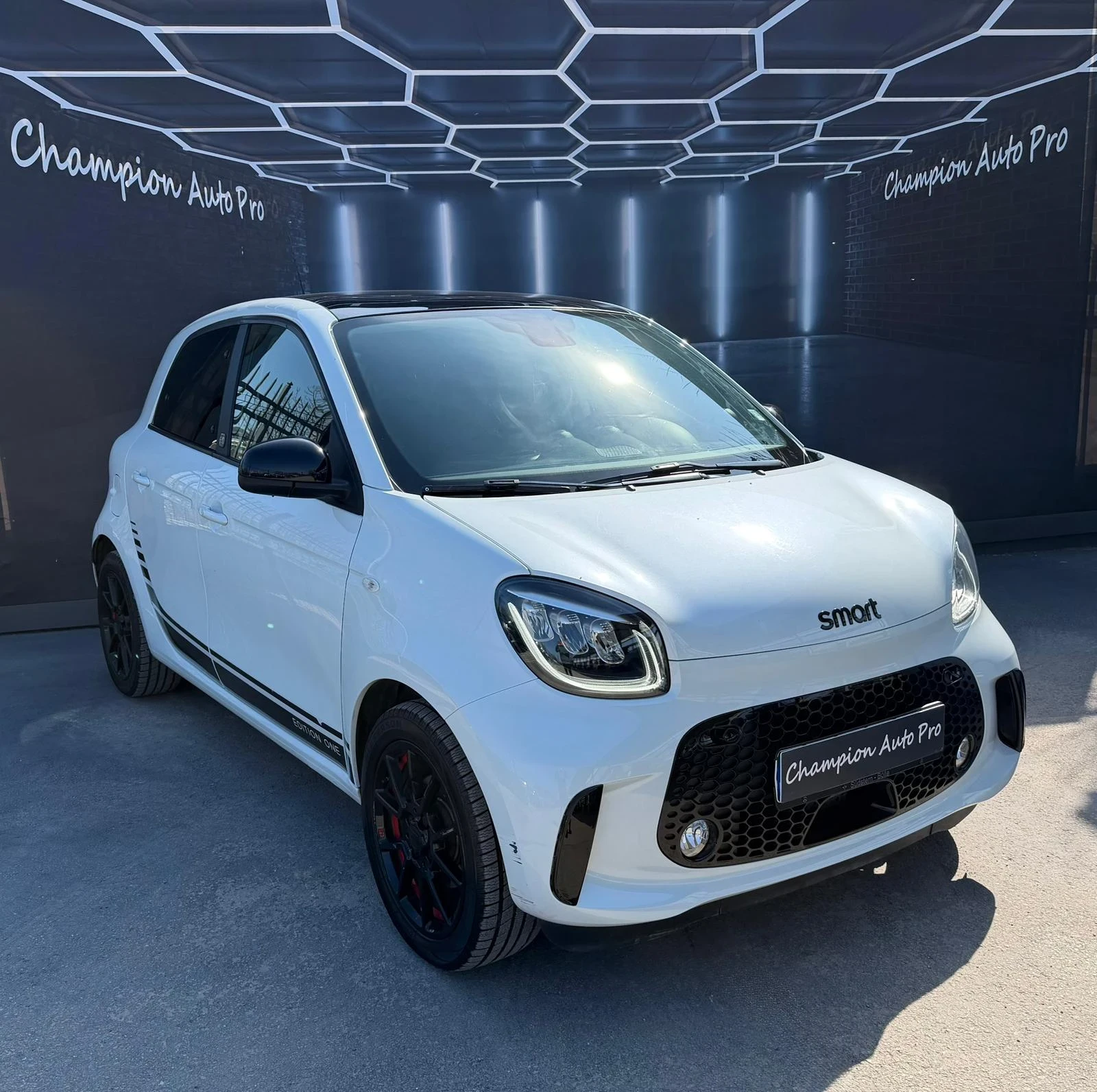 Smart Forfour EQ22 Edition One Brabus, снимка 2 - Автомобили и джипове - 54786043