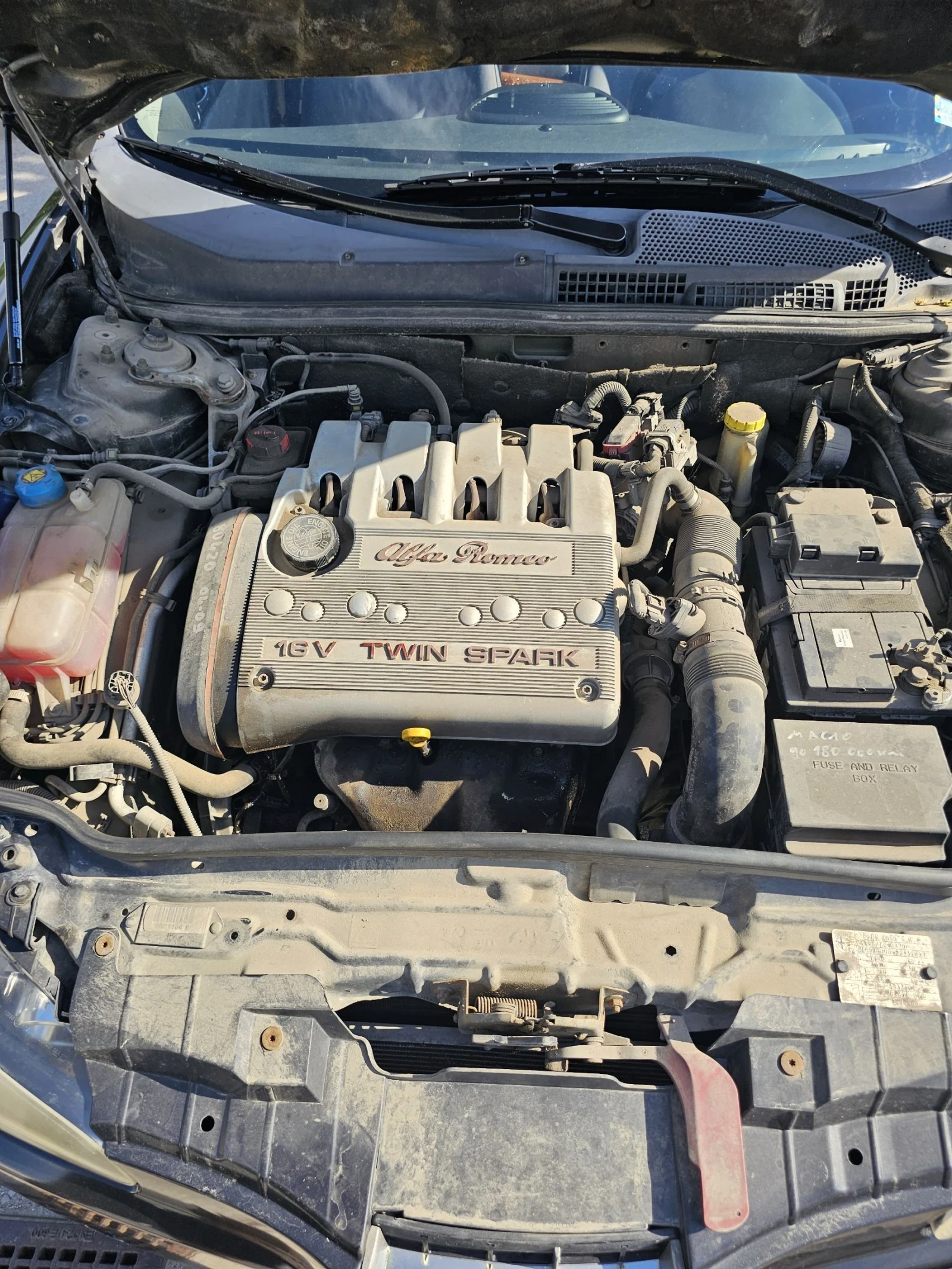 Alfa Romeo 147 1.6 Twin Spark , снимка 17 - Автомобили и джипове - 54890055