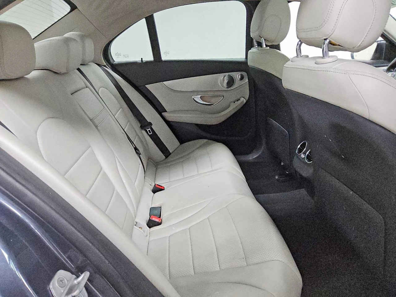 Mercedes-Benz C 300 4MATIC, снимка 10 - Автомобили и джипове - 55171773