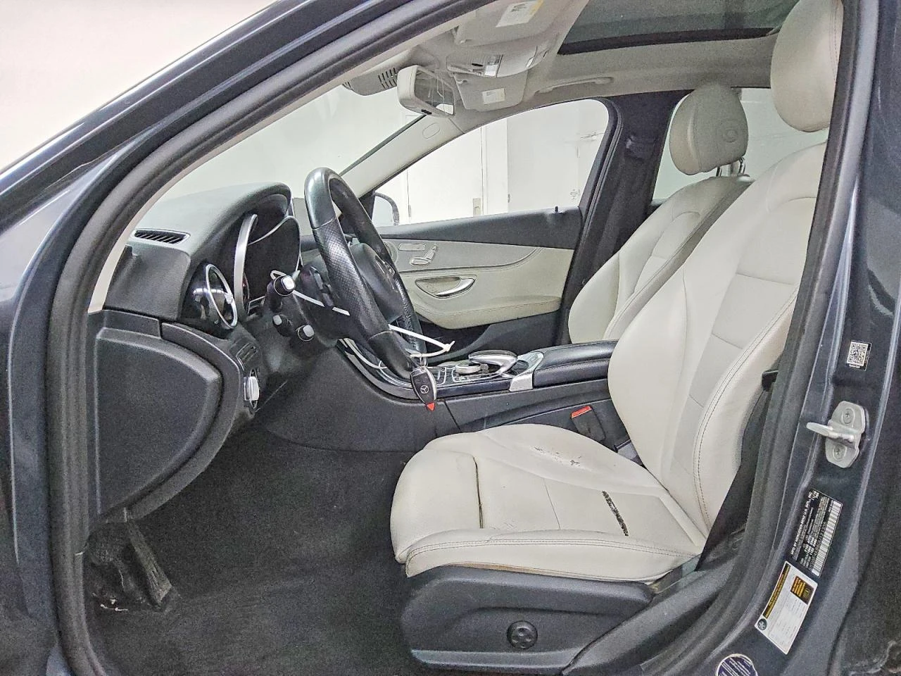 Mercedes-Benz C 300 4MATIC, снимка 8 - Автомобили и джипове - 55171773