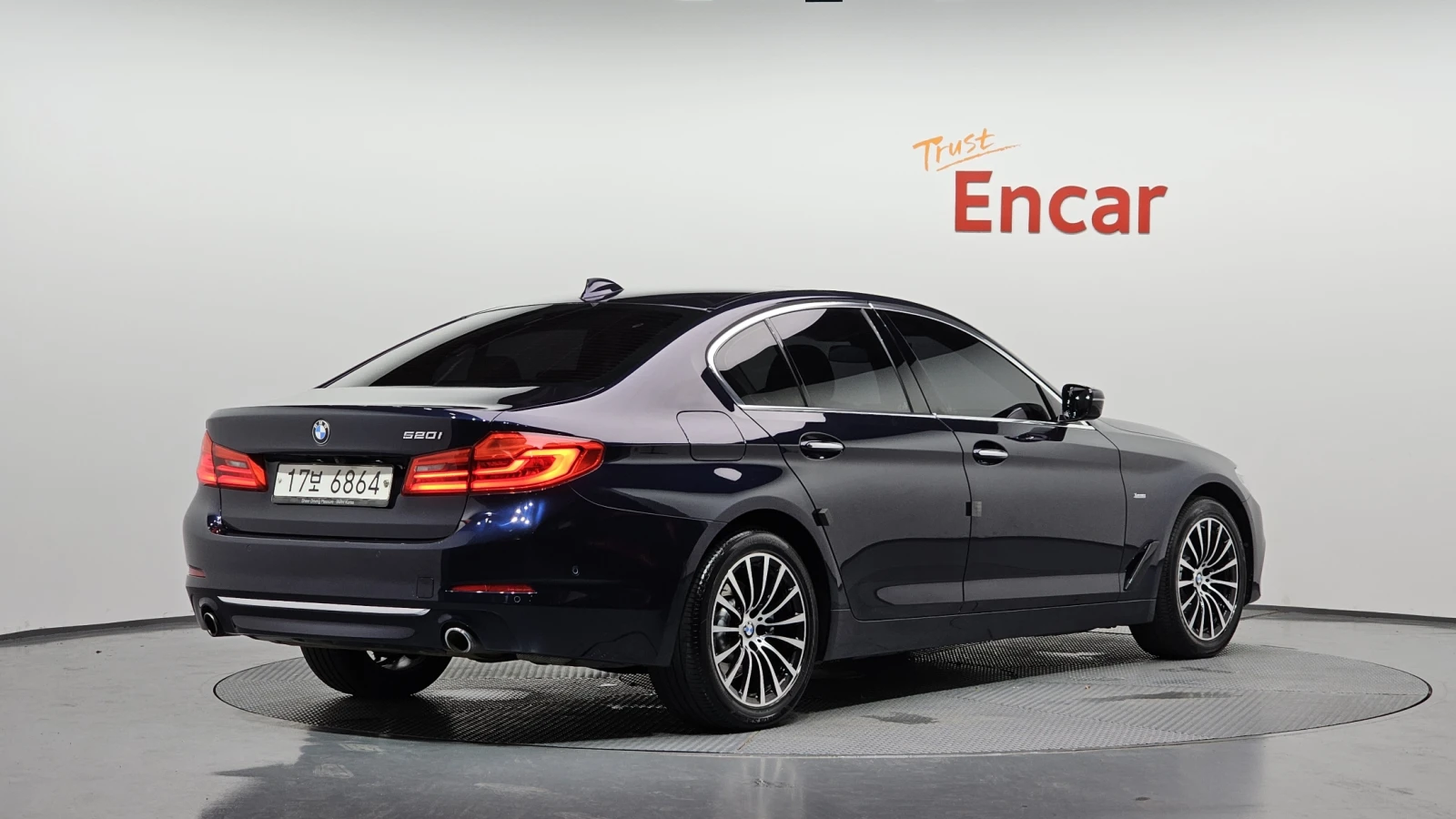 BMW 520 ЕЛ. БАГАЖНИК* HUD* BLIND SPOT* ЛЮК* КРАЙНА ЦЕНА, снимка 2 - Автомобили и джипове - 55344738