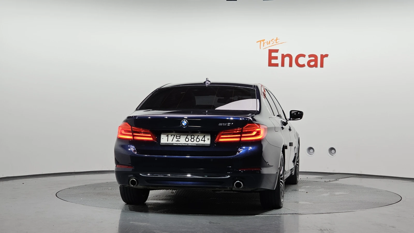 BMW 520 ЕЛ. БАГАЖНИК* HUD* BLIND SPOT* ЛЮК* КРАЙНА ЦЕНА, снимка 4 - Автомобили и джипове - 55344738