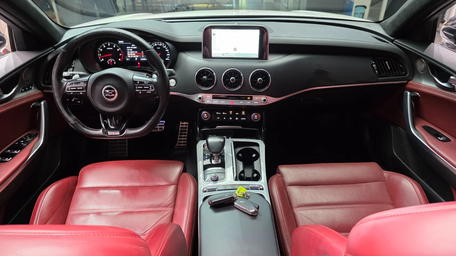 Kia Stinger 3.3T AWD GT * DIS * ОБДУХ  * HUD * 360, снимка 7 - Автомобили и джипове - 55374225