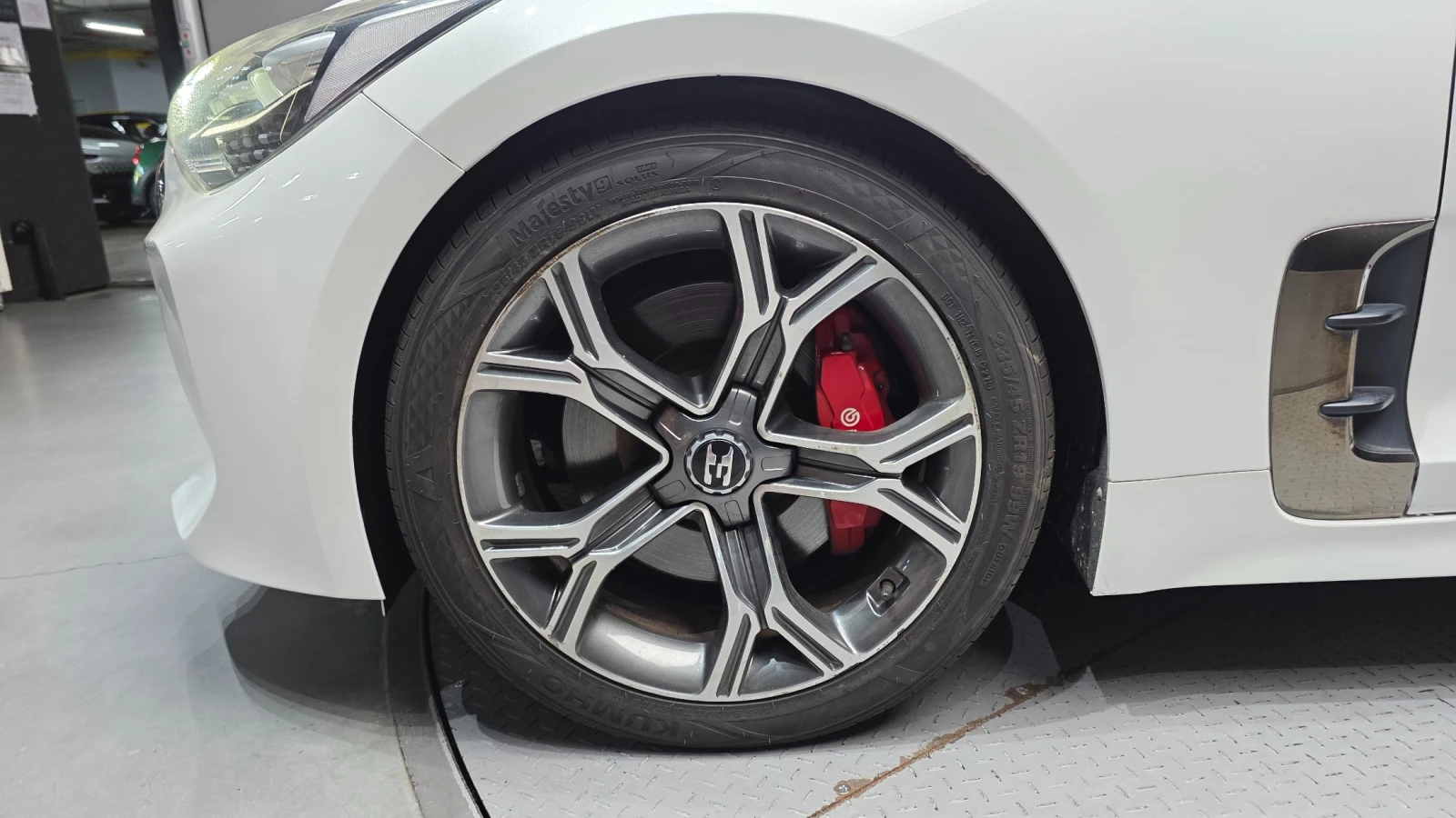 Kia Stinger 3.3T AWD GT * DIS * ОБДУХ  * HUD * 360, снимка 5 - Автомобили и джипове - 55374225