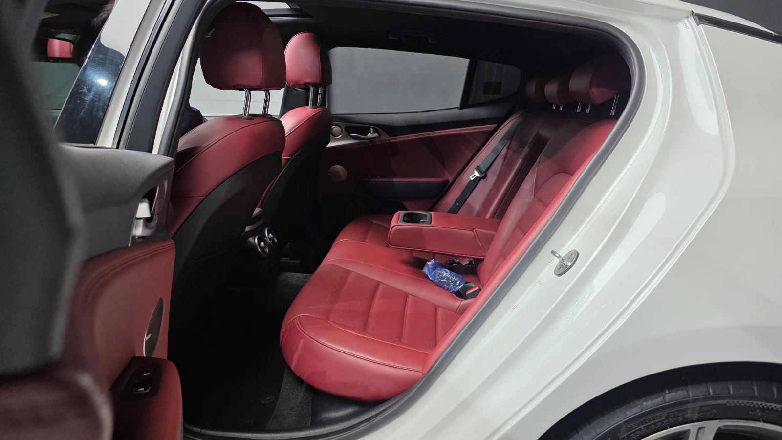 Kia Stinger 3.3T AWD GT * DIS * ОБДУХ  * HUD * 360, снимка 12 - Автомобили и джипове - 55374225
