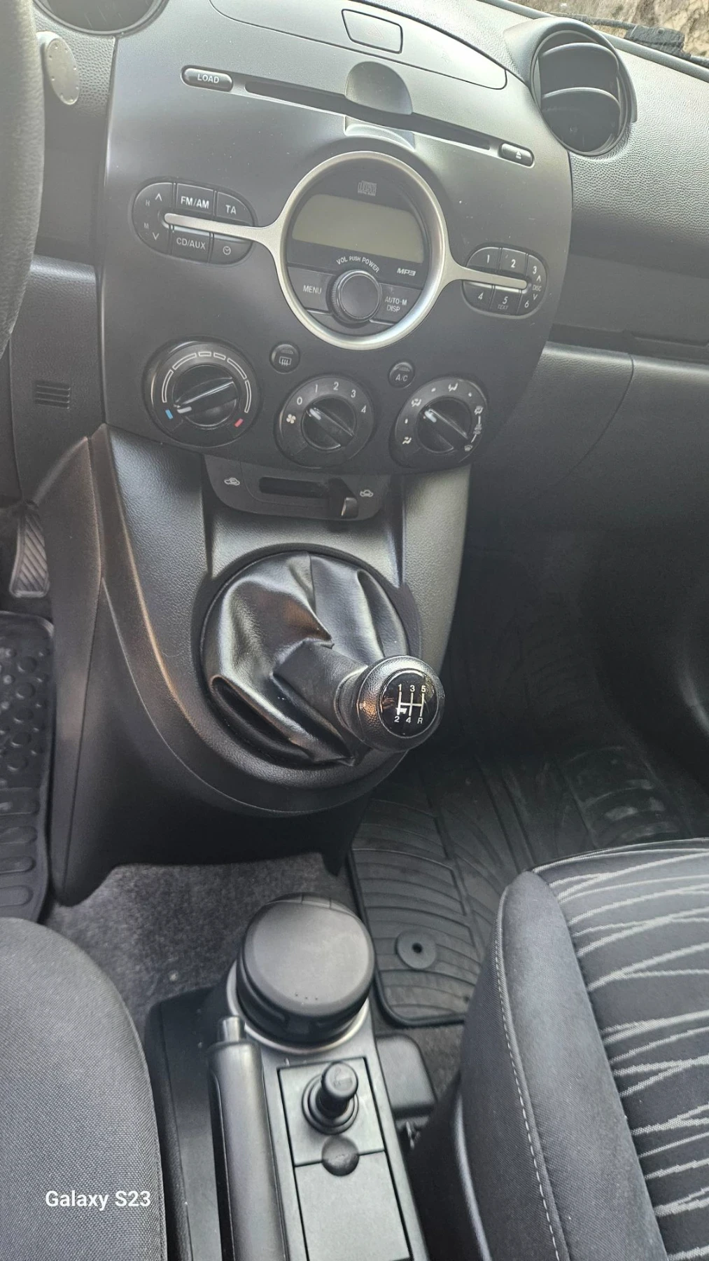 Mazda 2 1, 3 DE, снимка 7 - Автомобили и джипове - 56059860