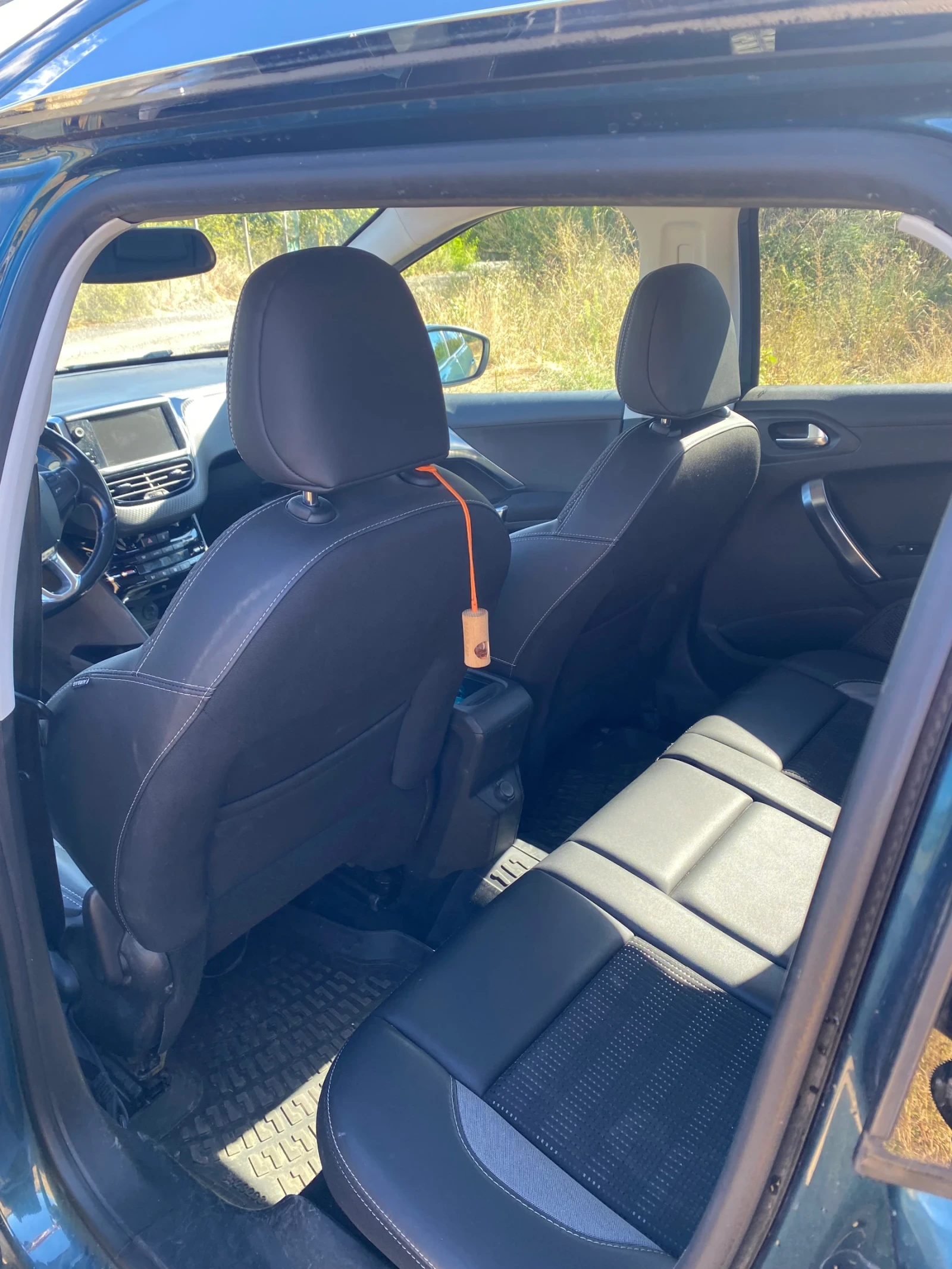 Peugeot 2008 1.6 BlUE HDI-LED-NAVI-EURO 6, снимка 7 - Автомобили и джипове - 56336187