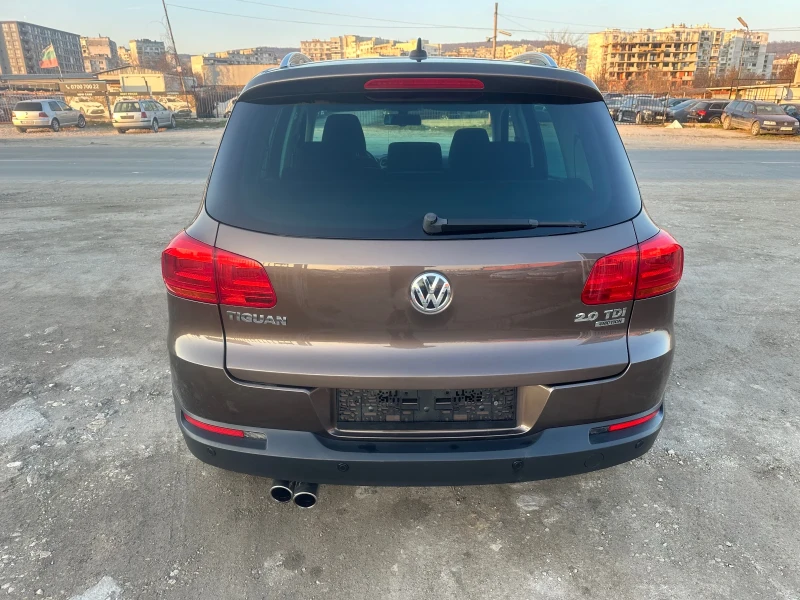 VW Tiguan 2.0 TDI NAVI, снимка 5 - Автомобили и джипове - 49363638