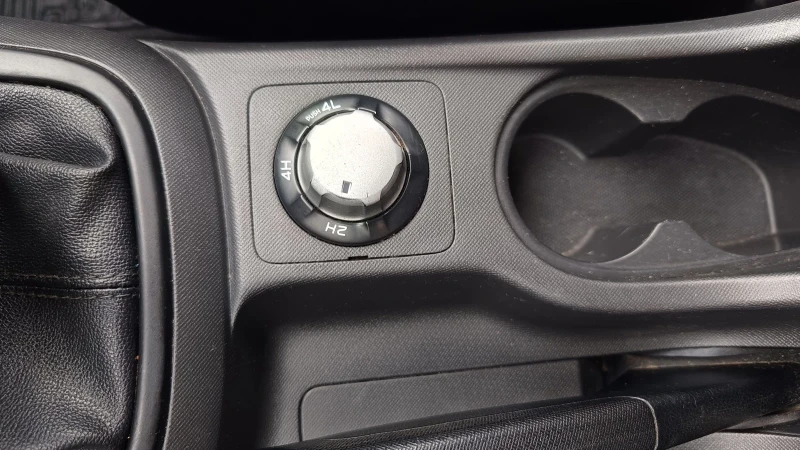 Isuzu D-max Pickup, снимка 11 - Автомобили и джипове - 52418386