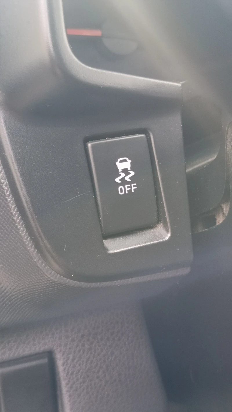 Isuzu D-max Pickup, снимка 15 - Автомобили и джипове - 52418386