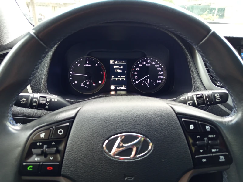 Hyundai Tucson Automatic 1.7crdi, снимка 9 - Автомобили и джипове - 52583735