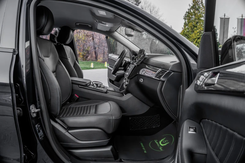 Mercedes-Benz GLE 350 d* COUPE* 4MATIC* AMG* CARBON* 3XTV* NIGHT* 360CAM, снимка 12 - Автомобили и джипове - 52769789
