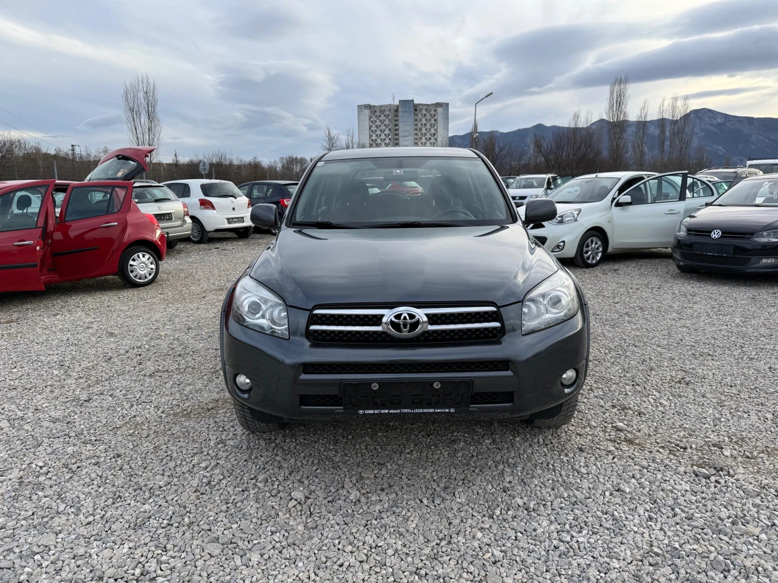 Toyota Rav4 2.2D-4D-177PS-4x4 - изображение 2