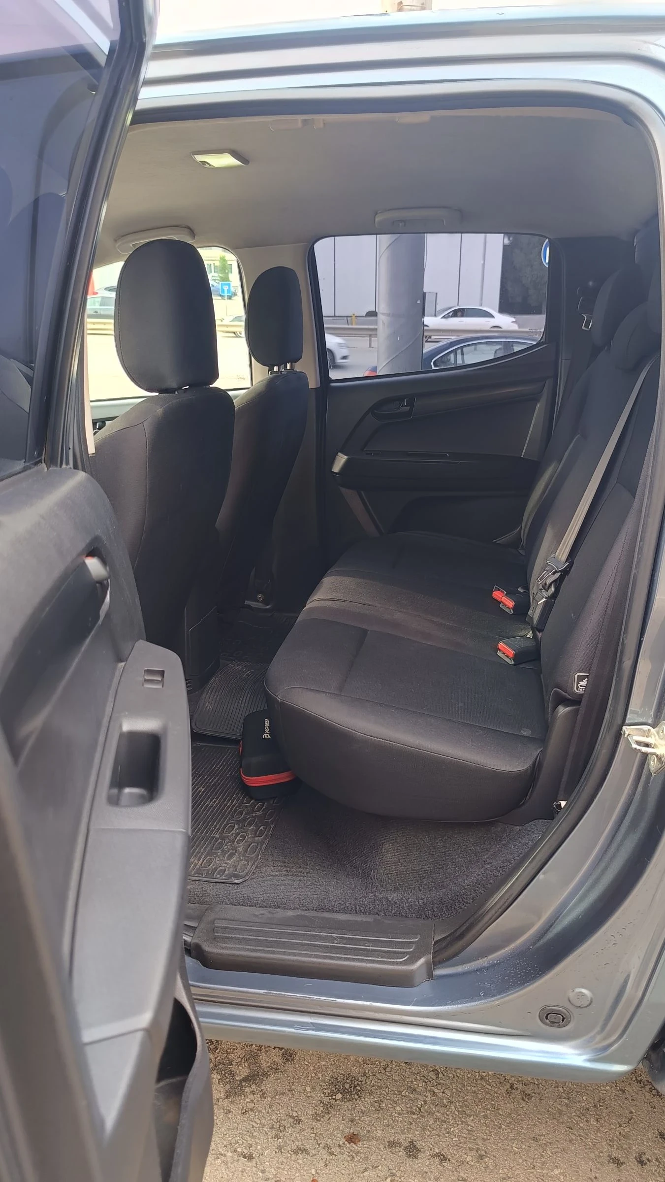 Isuzu D-max Pickup | Mobile.bg   14