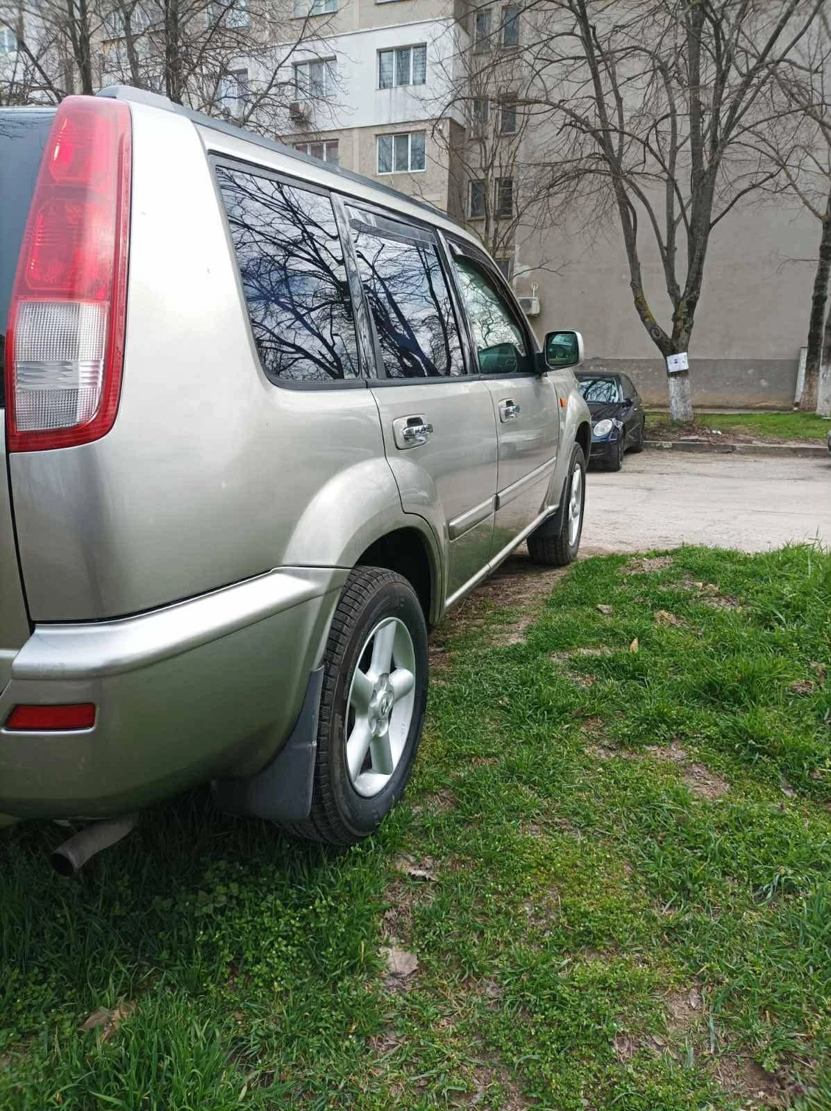 Nissan X-trail 2.0i LPG, снимка 4 - Автомобили и джипове - 53978258