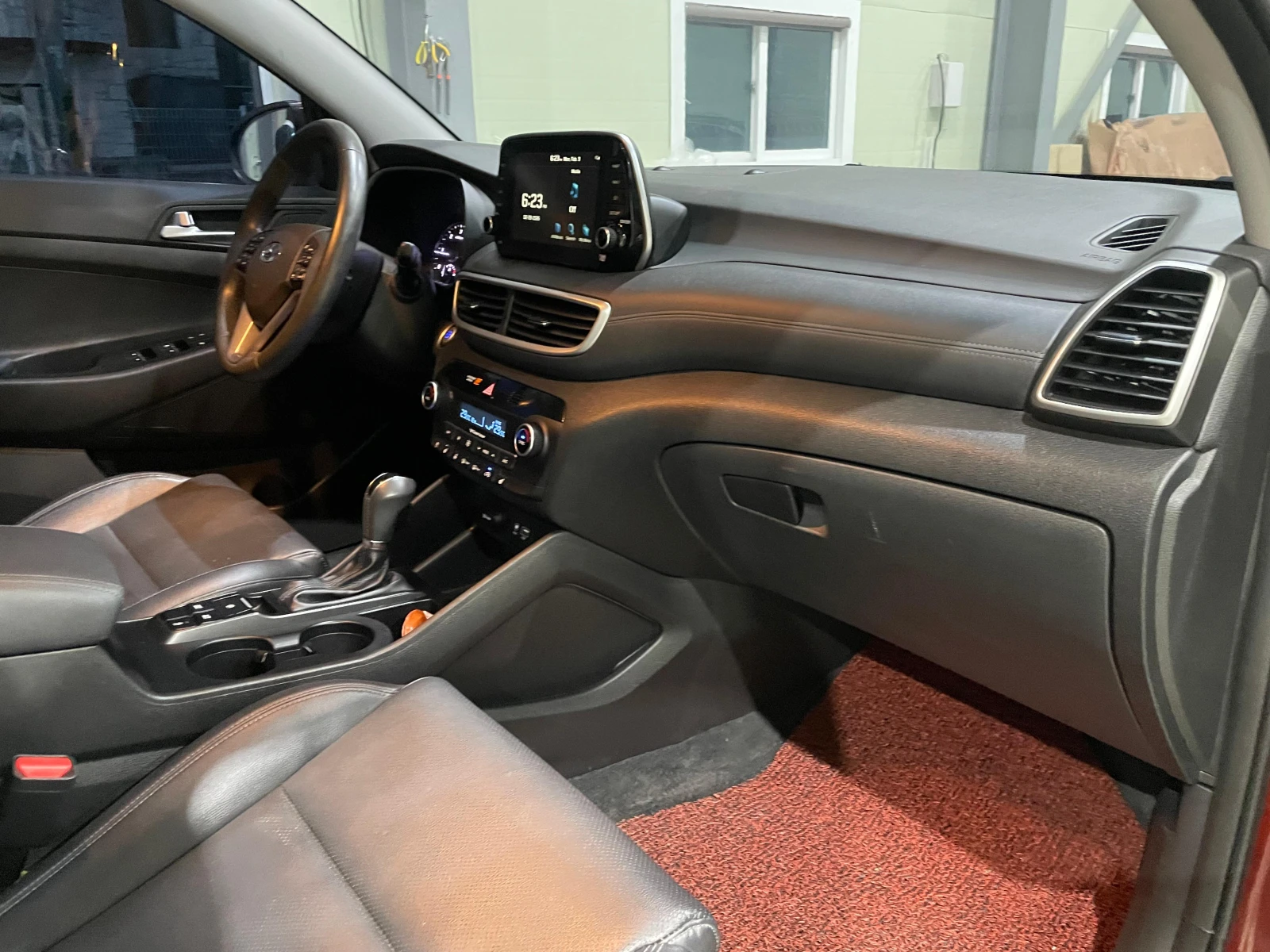 Hyundai Tucson 2.0D ! 2WD ! Premium !, снимка 13 - Автомобили и джипове - 54139016