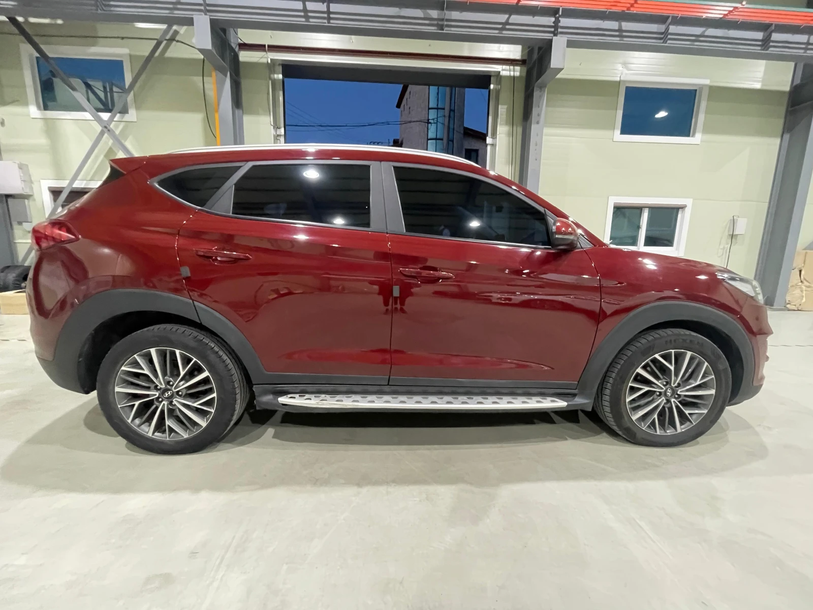 Hyundai Tucson 2.0D ! 2WD ! Premium !, снимка 5 - Автомобили и джипове - 54139016