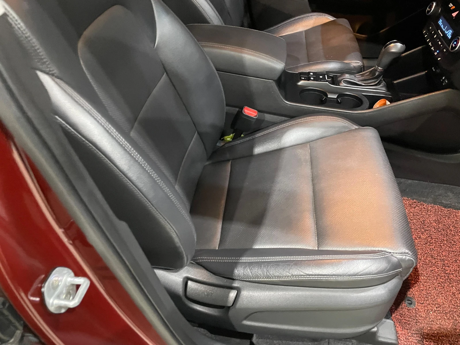 Hyundai Tucson 2.0D ! 2WD ! Premium !, снимка 11 - Автомобили и джипове - 54139016