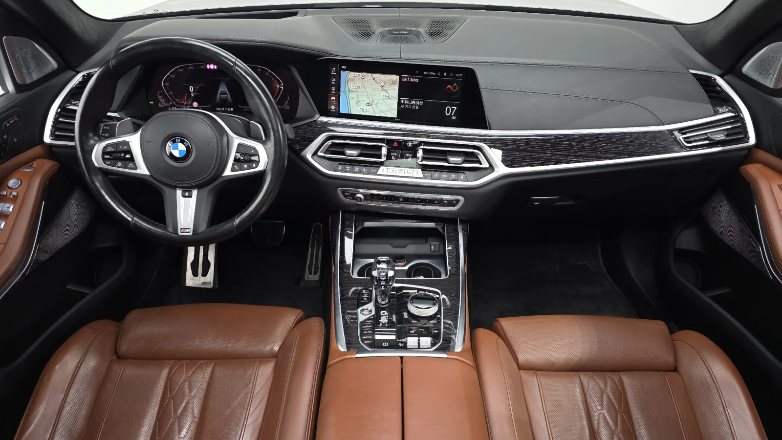 BMW X7 xDrive40d* BOWERS & WILKINS* 360* HUD* КРАЙНА ЦЕНА, снимка 7 - Автомобили и джипове - 55367124