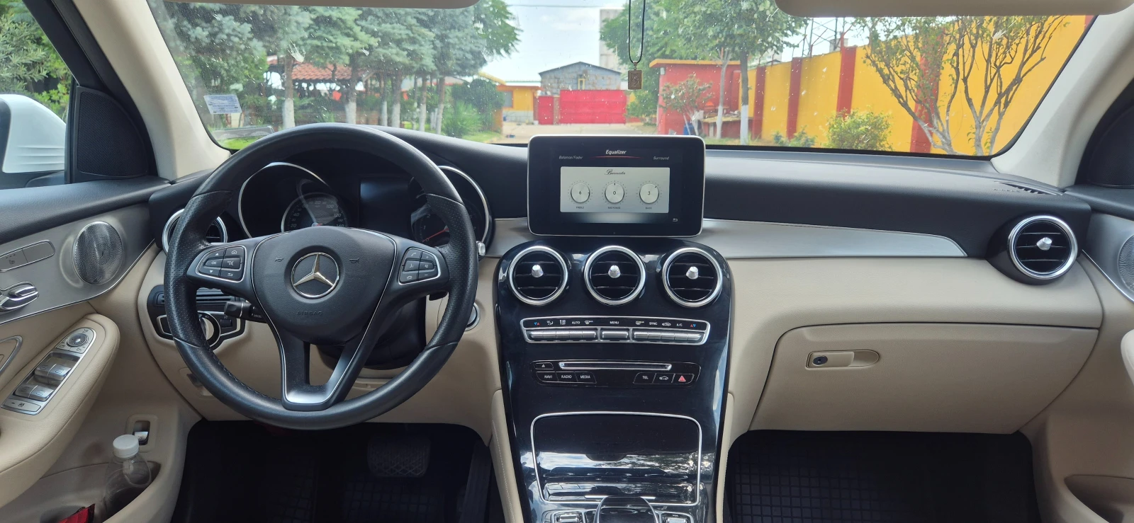 Mercedes-Benz GLC 300 * AMG pack * Keyless * Burmester * 9G-tronic * , снимка 9 - Автомобили и джипове - 55407925