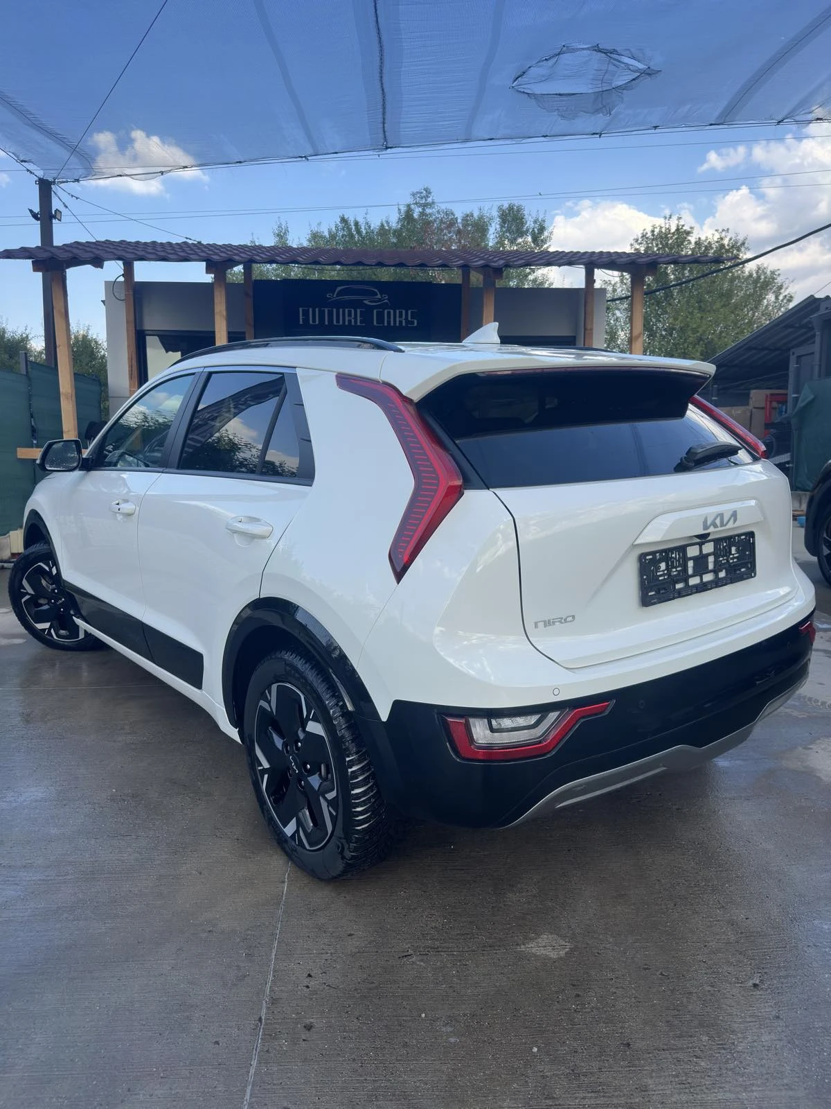 Kia Niro 64KWh/INSPIRATION/KIACONNECT/2023, снимка 3 - Автомобили и джипове - 55671574