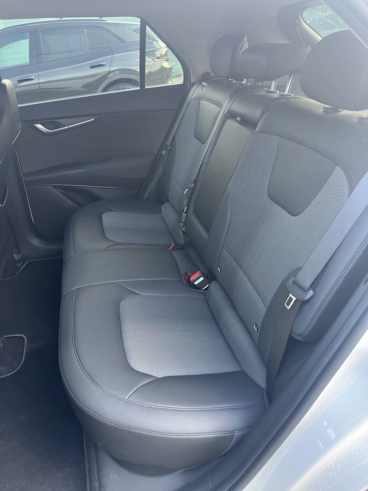 Kia Niro 64KWh/INSPIRATION/KIACONNECT/2023, снимка 13 - Автомобили и джипове - 55671574