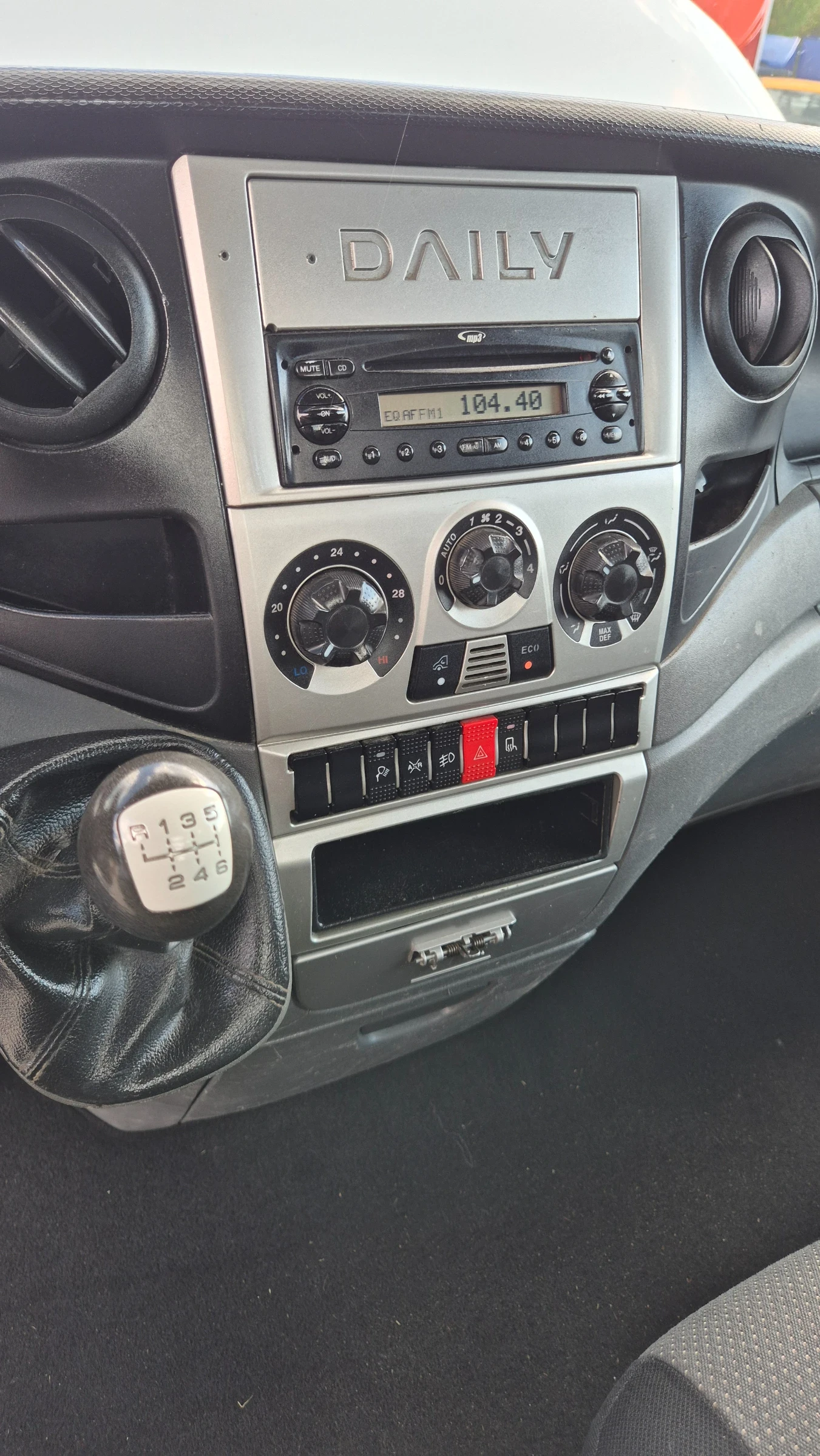 Iveco Daily 35s17* 4.20м.* КЛИМАТИК* ШВЕЙЦАРИЯ* , снимка 11 - Бусове и автобуси - 54346183