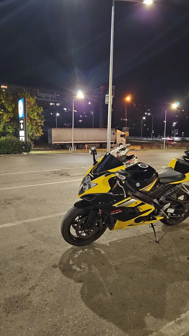 Suzuki Gsxr За повече инфо на посочения телефон!, снимка 1 - Мотоциклети и мототехника - 47929757