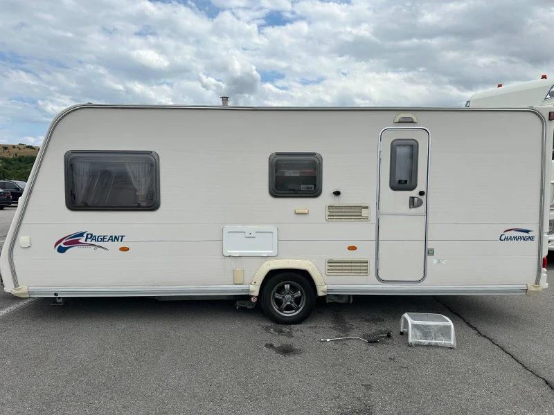 Каравана Bailey, снимка 2 - Каравани и кемпери - 52939843