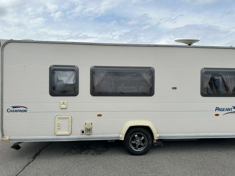 Каравана Bailey, снимка 4 - Каравани и кемпери - 52939843