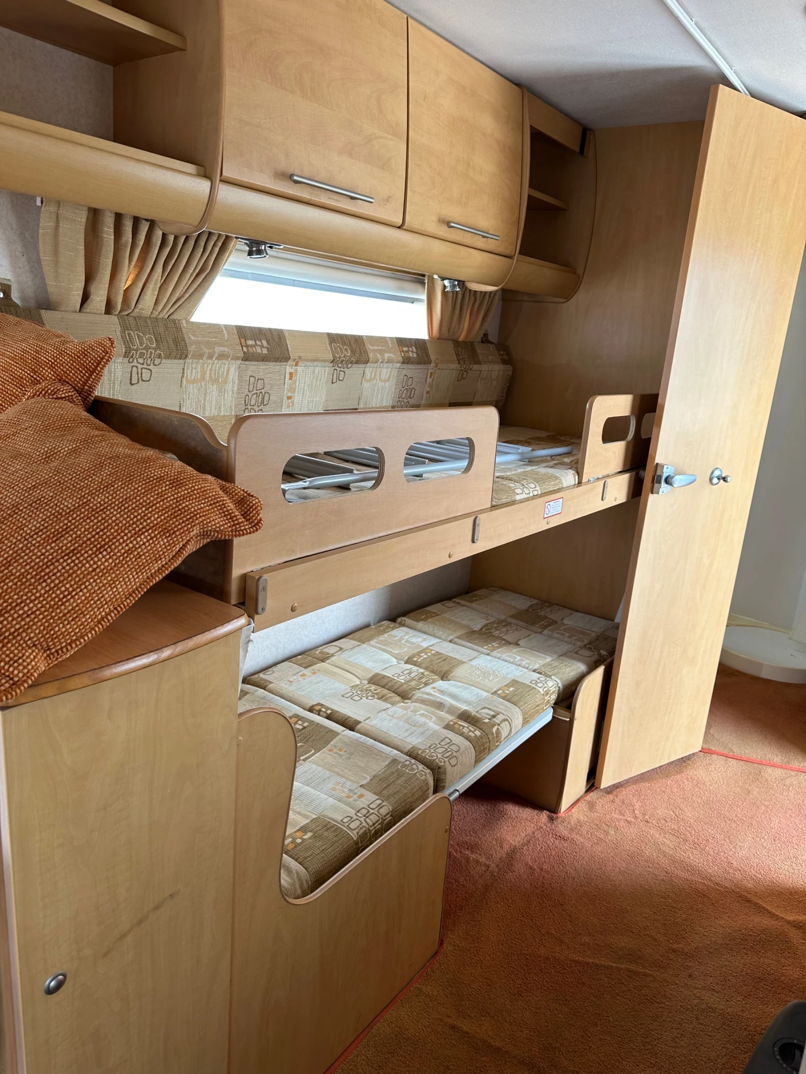 �������� Bailey | Mobile.bg � ����������� 12