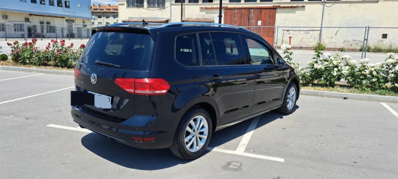 VW Touran, снимка 4 - Автомобили и джипове - 47698768