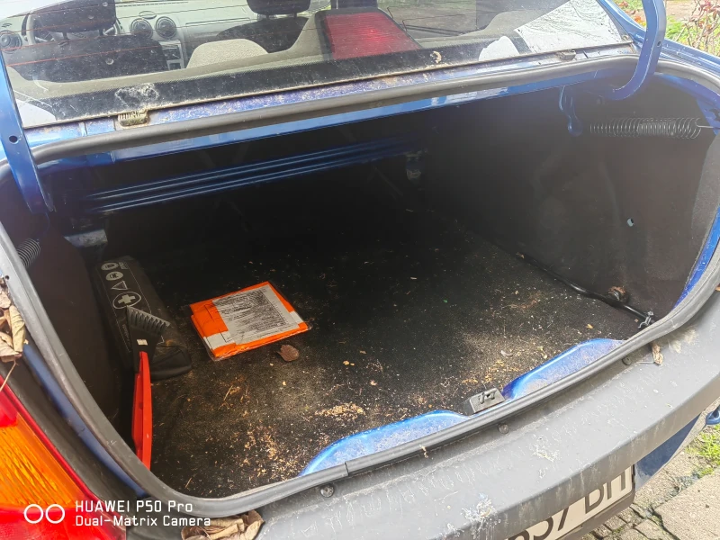 Dacia Logan, снимка 5 - Автомобили и джипове - 52361924