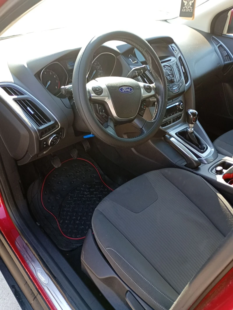 Ford Focus 1.6t, снимка 9 - Автомобили и джипове - 52502782