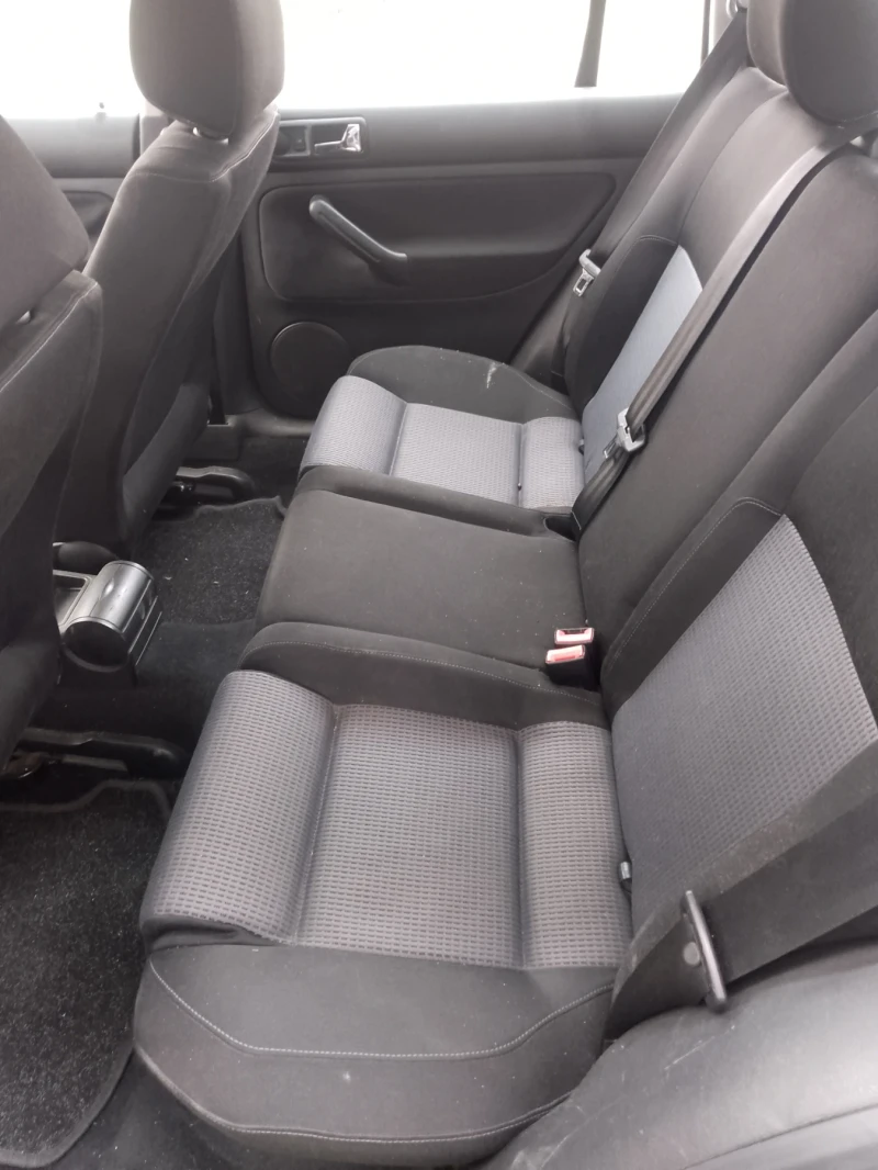 VW Golf 2.0 метан, снимка 8 - Автомобили и джипове - 52132315