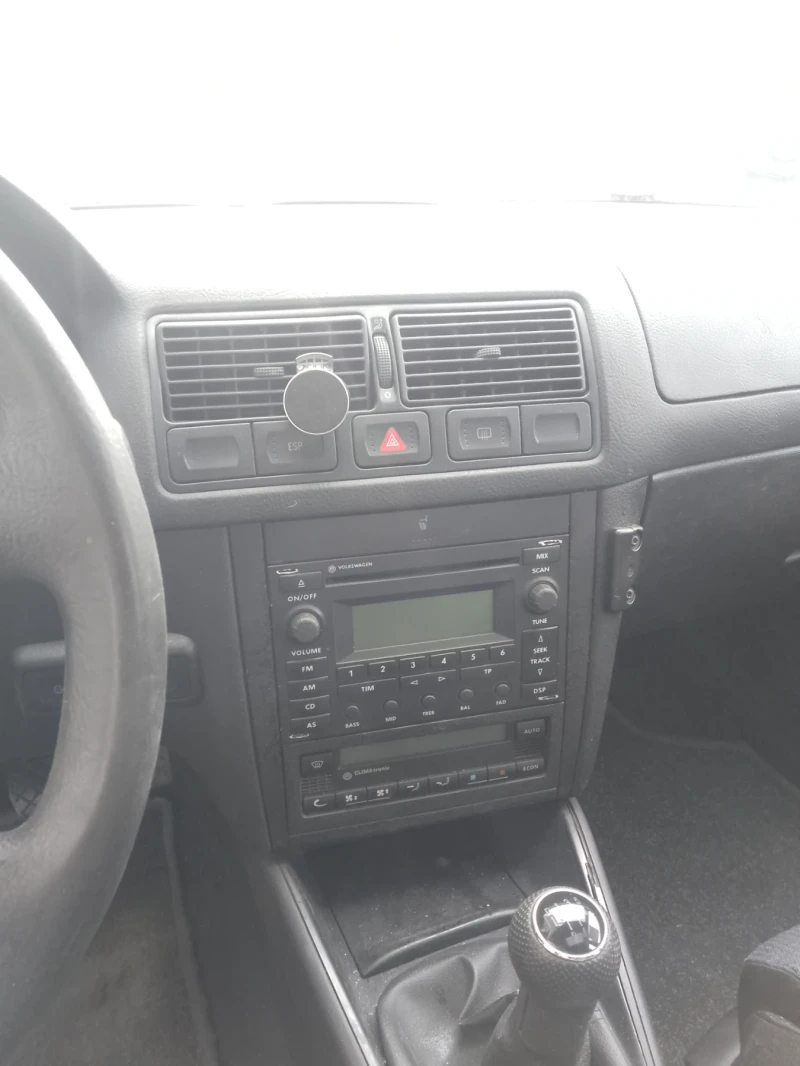 VW Golf 2.0 метан, снимка 10 - Автомобили и джипове - 52132315