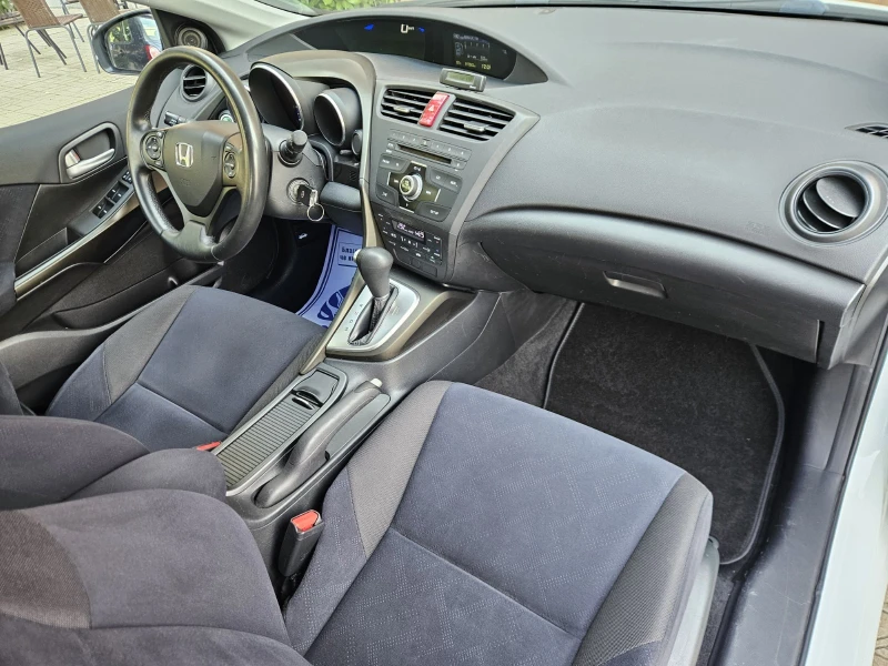 Honda Civic 1.8i-VTEC F1 Automatic, снимка 15 - Автомобили и джипове - 52144262