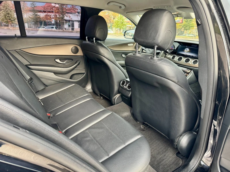 Mercedes-Benz E 220 CDI 9G AMG XENON LED NAVI, снимка 11 - Автомобили и джипове - 52474473