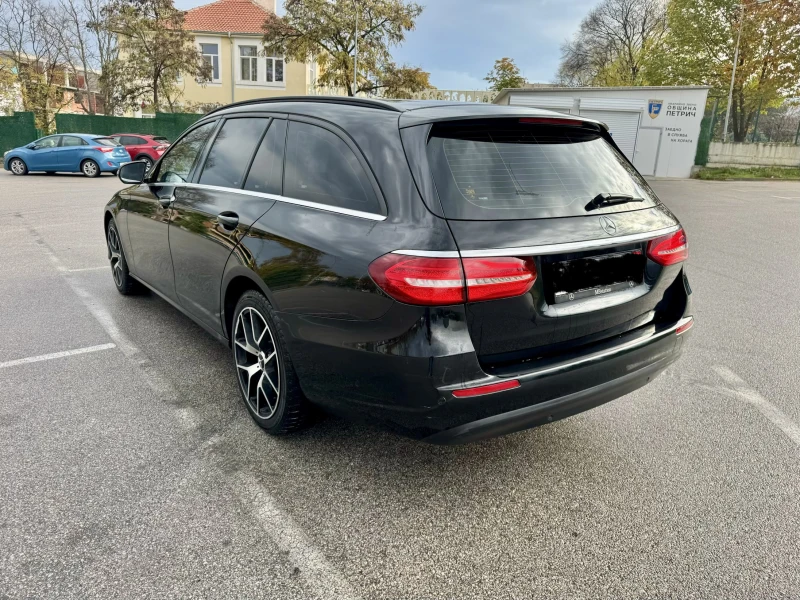 Mercedes-Benz E 220 CDI 9G AMG XENON LED NAVI, снимка 7 - Автомобили и джипове - 52474473