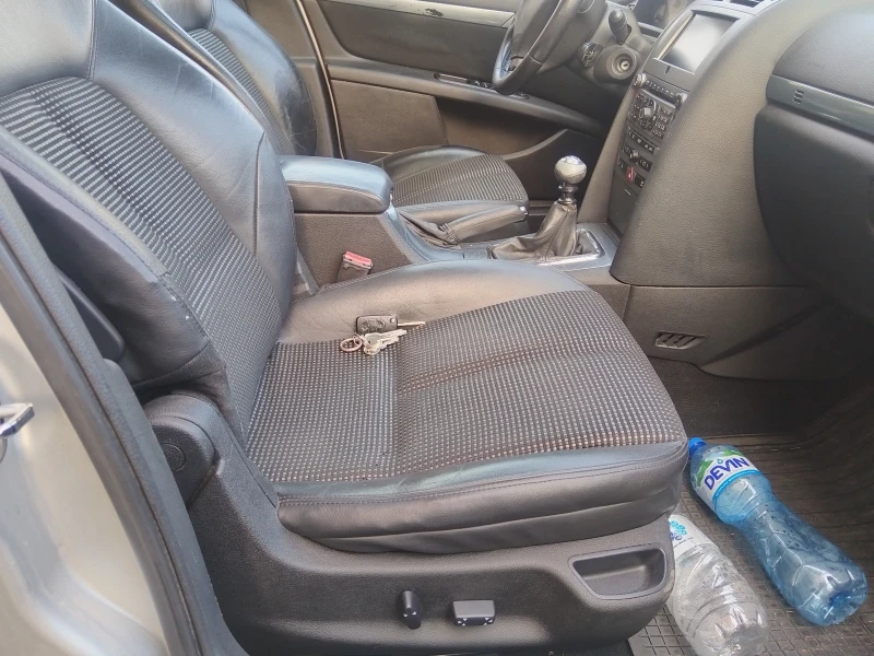 Peugeot 407 2.0HDI ОБСЛУЖЕНА ЗИМНИ ГУМИ!!!, снимка 7 - Автомобили и джипове - 52467516