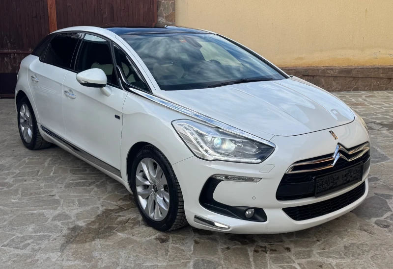 Citroen DS5 Всички екстри!Hybrid-4!Серв.история!, снимка 2 - Автомобили и джипове - 52797729