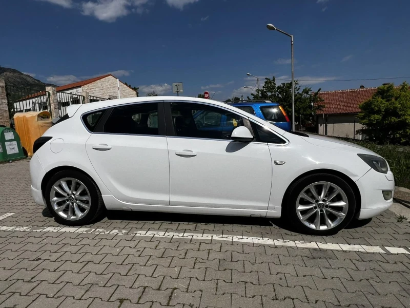 Opel Astra 2.0 TDCI COSMO, снимка 5 - Автомобили и джипове - 52828616