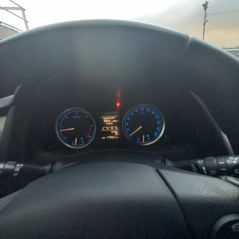 Toyota Auris 20 D4D навигация камера, снимка 12 - Автомобили и джипове - 53565009