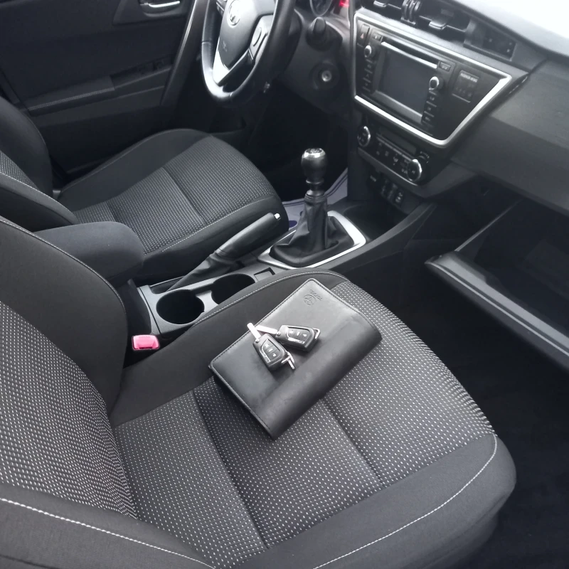 Toyota Auris 20 D4D навигация камера, снимка 10 - Автомобили и джипове - 53565009