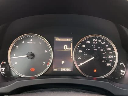 Lexus IS 300 * ULTRA LUXURY* Автокредит(Цена до БГ), снимка 14 - Автомобили и джипове - 53358529