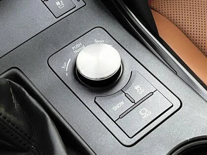 Lexus IS 300 * ULTRA LUXURY* Автокредит(Цена до БГ), снимка 11 - Автомобили и джипове - 53358529