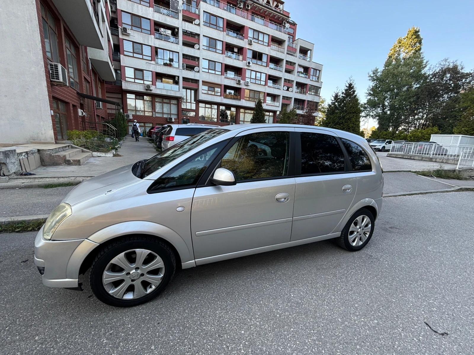 Opel Meriva 1.6 АВТОМАТИК // ГАЗ - изображение 3