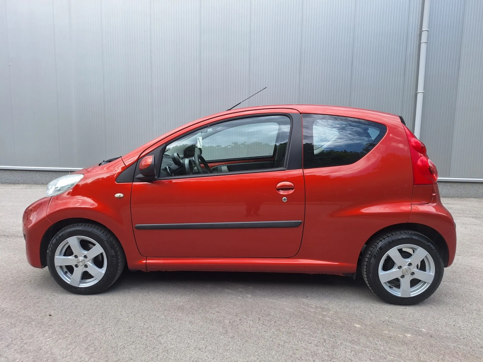 Peugeot 107 ОТЛИЧНО - изображение 8