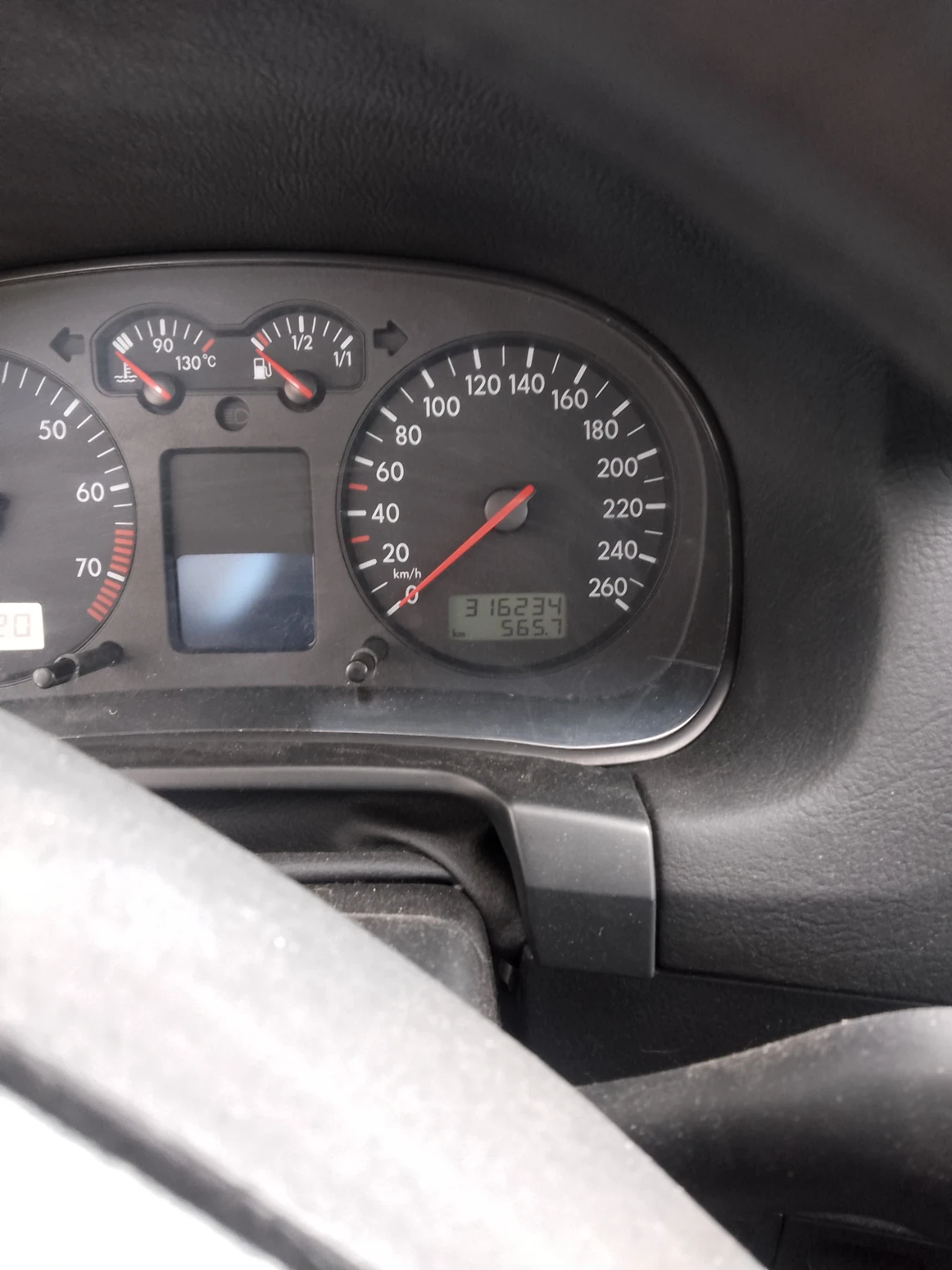 VW Golf 2.0  | Mobile.bg   11